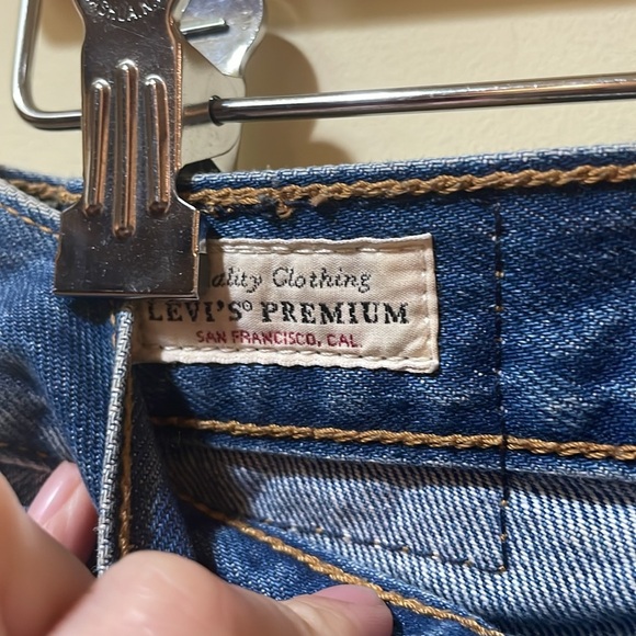 Womens Levi’s Premium Wedgie Button Fly Straight Leg Jeans - Picture 3 of 7